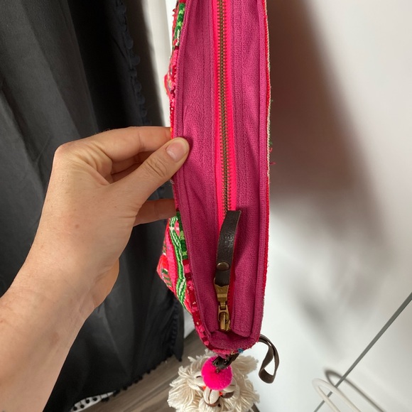 Jade Tribe Eliz Pom Clutch - Picture 3 of 5